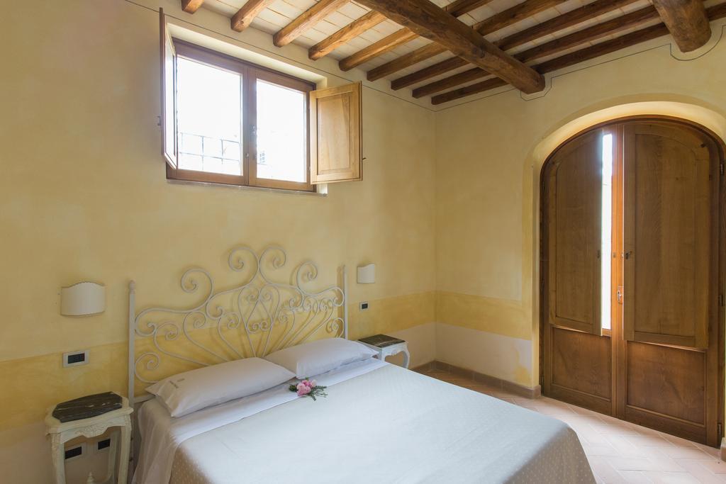 Вилла Il Borgo Di San Michele Papigno Экстерьер фото
